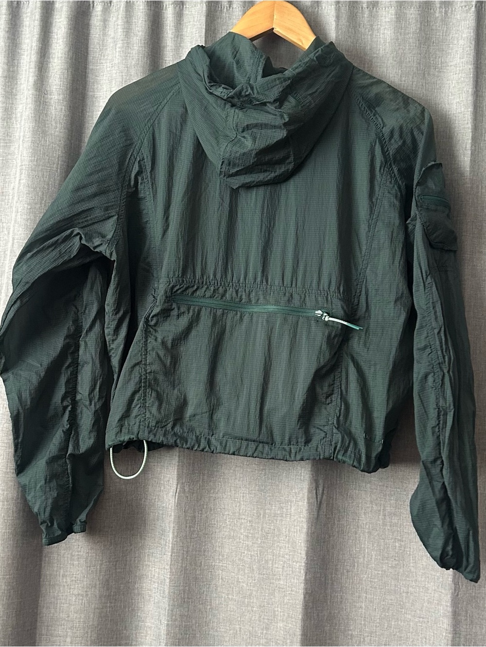 Outdoor Voices Windbreaker - Picture 2 of 10